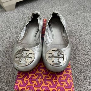 Tory Burch silver classic reva ballet flat size 8